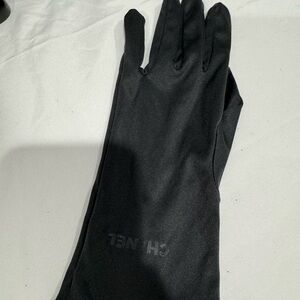 Chanel uniform gloves brand new size small